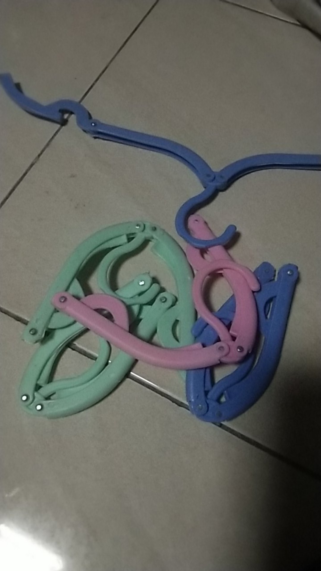 Gantungan / Hanger Baju Lipat Portabel