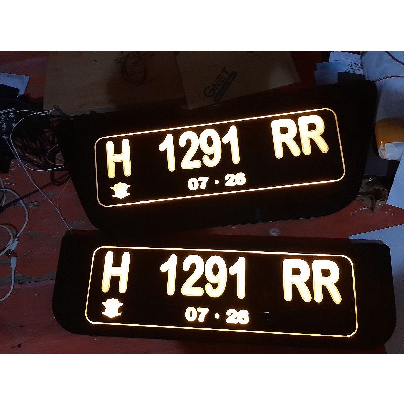 plat nomor akrilik nyala untuk mobil