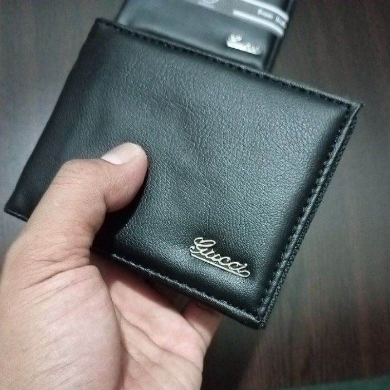 dompet lipat pria bahan kulit sintetis lokal ferari logo besi bagian dalam menggunakan nilon D600 murah meriah grosiran tersedia