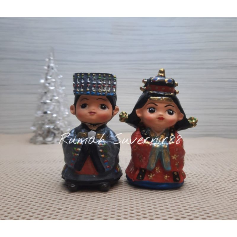 Pajangan Figurin Pengantin Korea