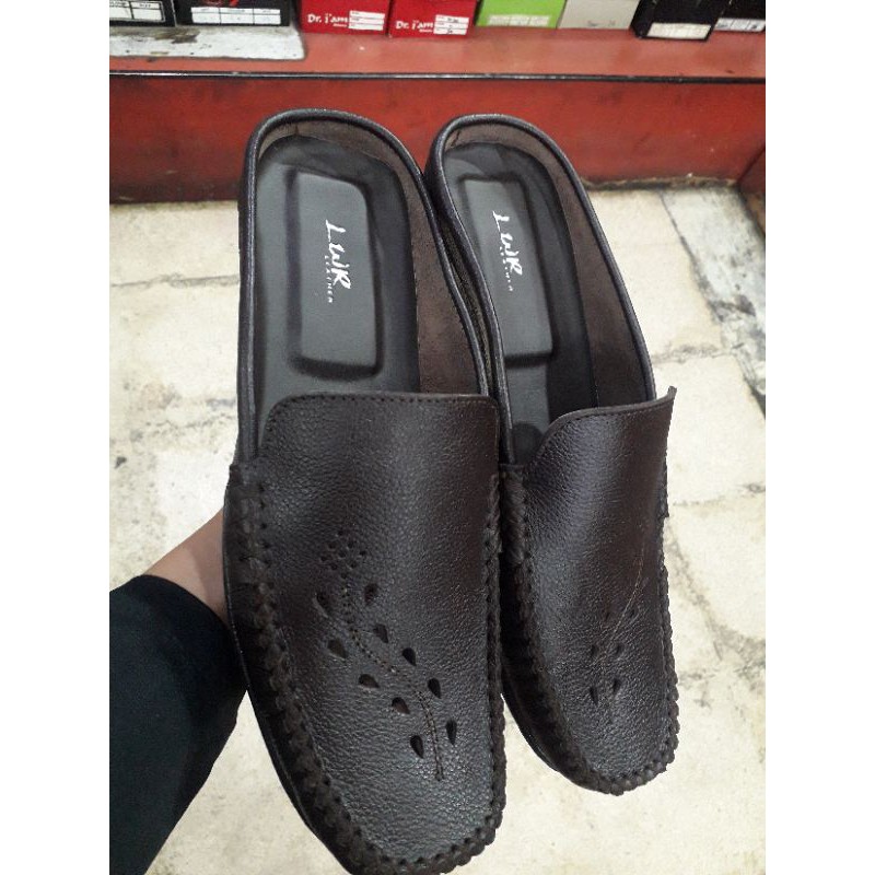 Bustong Wanita Kulit Asli