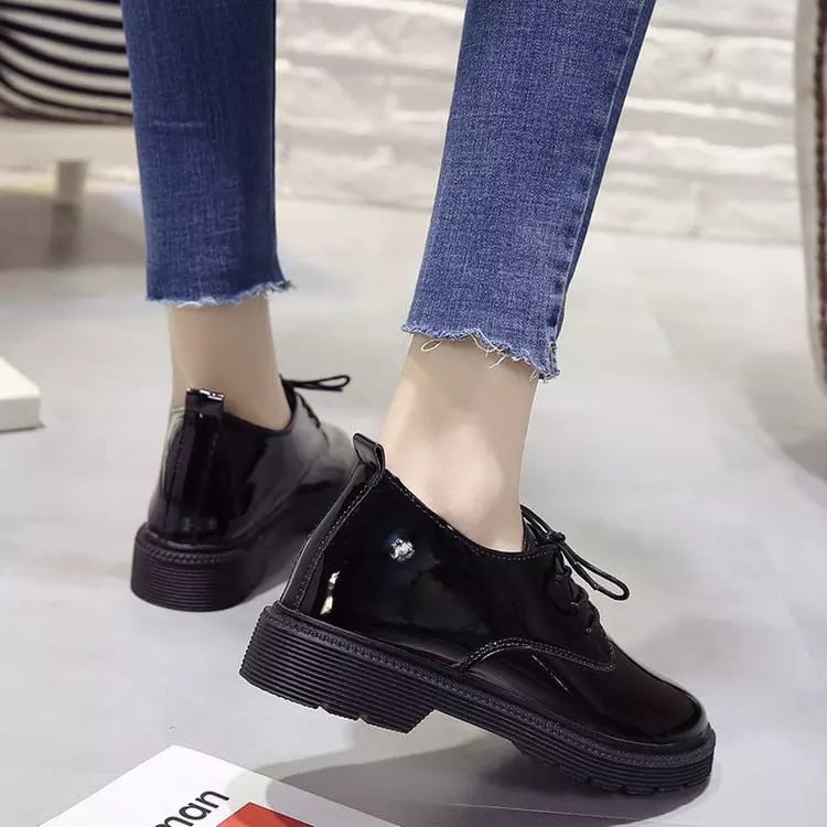 SEPATU WANITA MODEL BOOTS BEST SELLER  / DOCMART BLACK GLOSY PREMIUM 001