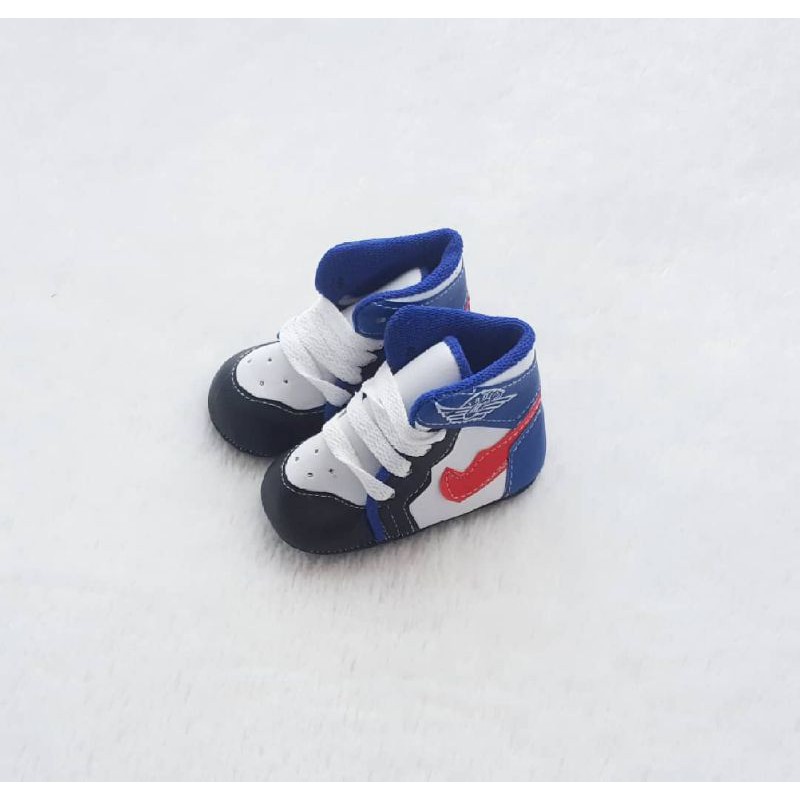 Sepatu Sneaker Prewalker Bayi