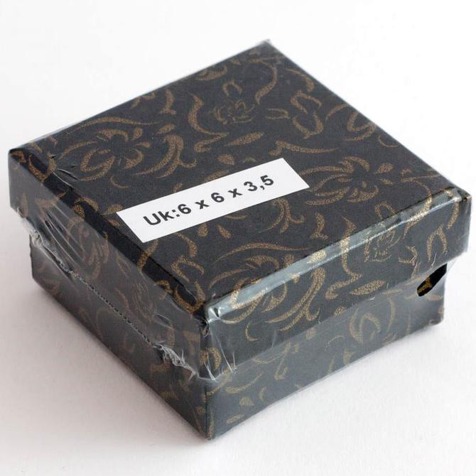 

Kotak Kado Ukuran 6X6X3,5Cm