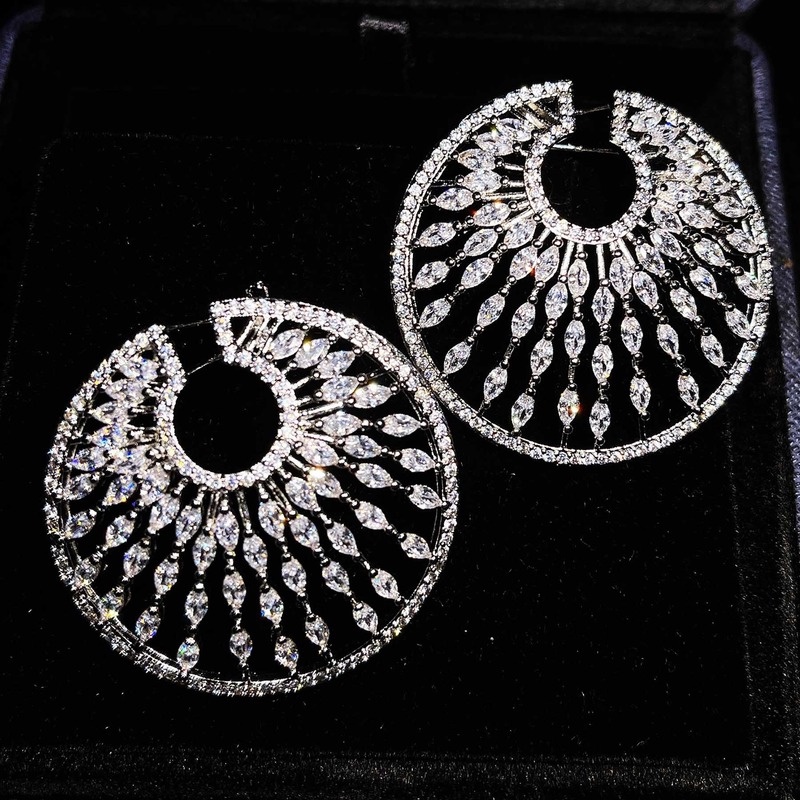 Diamond-Embedded Heavy Industry Disc Zircon Silver Stud Earrings