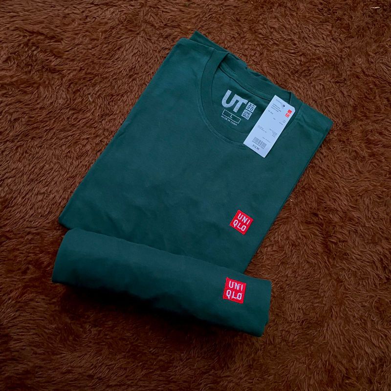 Kaos uniqlo pria polos motif logo bordir-Hijau armi