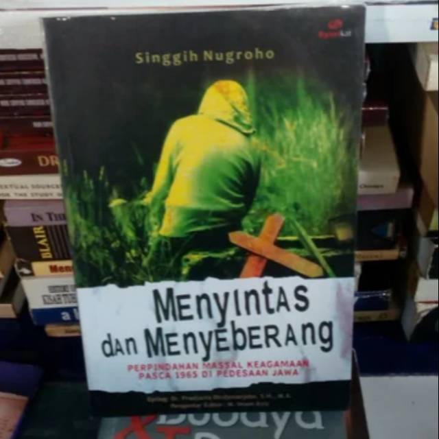 Menyintas dan menyeberang, Singgih nugroho