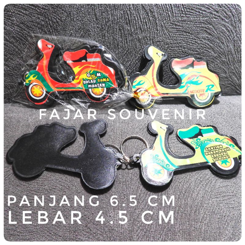 Souvenir Pernikahan Murah Gantungan Kunci Vespa stiker kemas plastik | gantungan vespa souvenir cendramata sovenir pernikahan sopenir pernikahan sofenir pernikahan souvenir murah souvenir unik souvenir murah unik souvenir ulang tahun murah-1