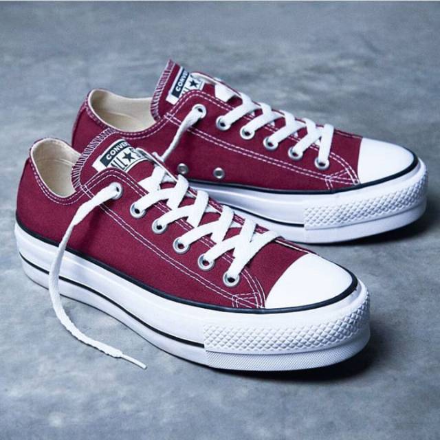 Converse maroon