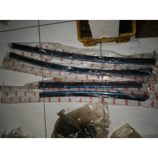 list karet body / moulding body isuzu panther grand touring original original