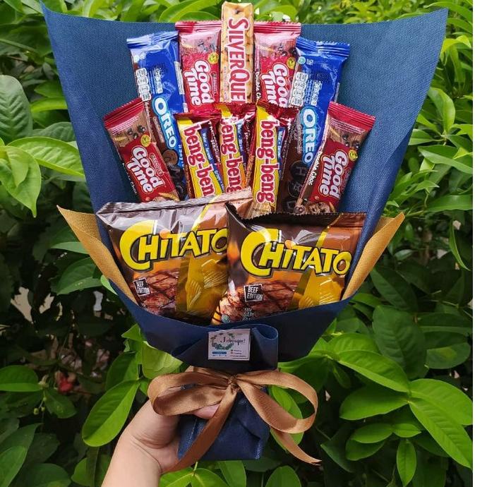 

PROMO HARI INI (S) Buket silverqueen Cewe cowo / hadiah pacar/paket/bingkisan Snack Ulang Tahun/Ultah/ Wisuda/Kado/Hadiah/ sidang/birthday