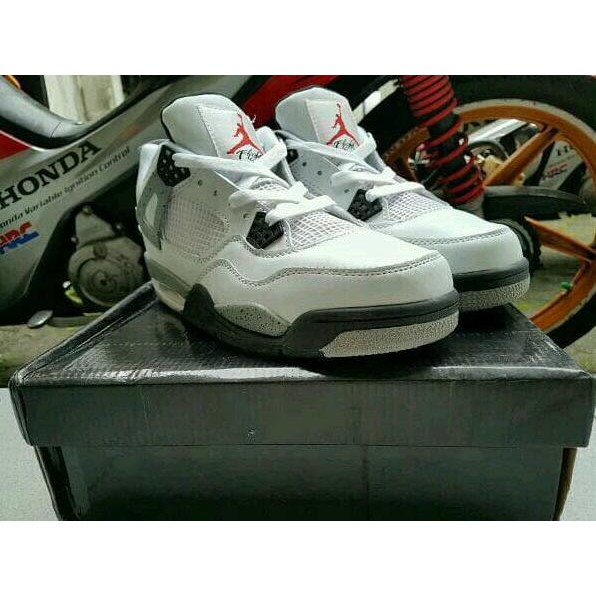 Sepatu Basket Aj4 Air Jordan 4 White Cement