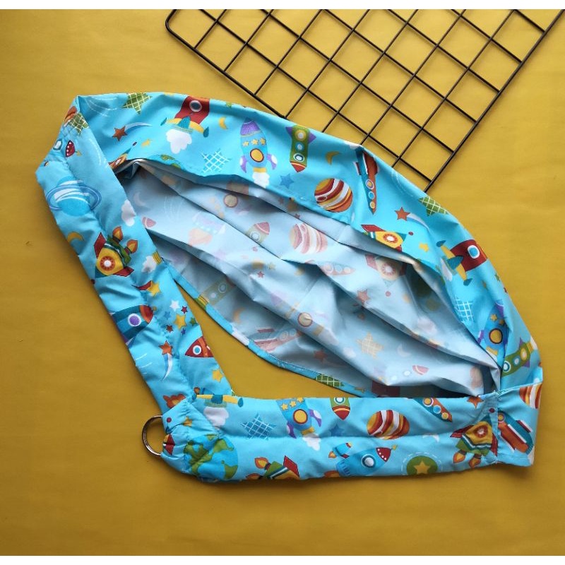 gendongan bayi semi jarik motif karakter