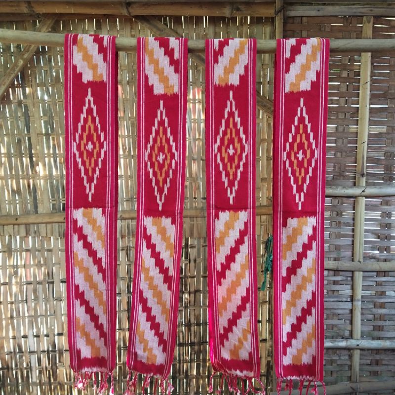 Syal Etnik Dayak Kalimantan-Insang merah