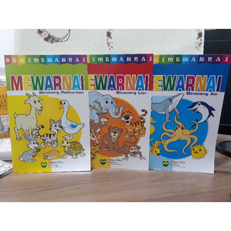 3 buku mewarnai. binatang Peliharaan, binatang liar, binatang air