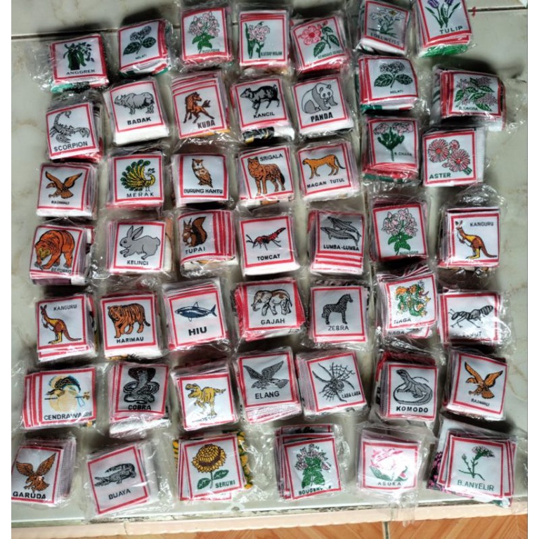 ( 1Paket isi 10Bet + 1Bendera Logo Regu ) BET REGU PRAMUKA Nama² BUNGA ( WOVEN )