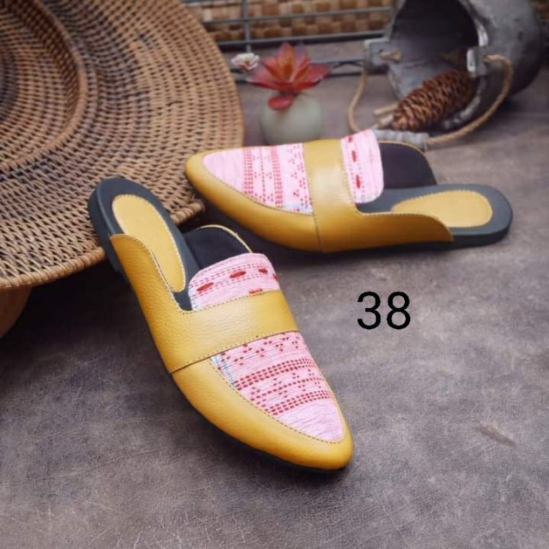 SANDAL TENUN ULOS, SANDAL ETNIK, SANDAL MULES, MULES TENUN CANTIK, MULES ETNIK MURAH, MULES CANTIK