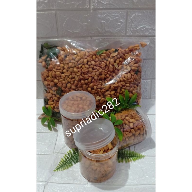 

Kacang Thailand Pedas Daun Jeruk 500gr