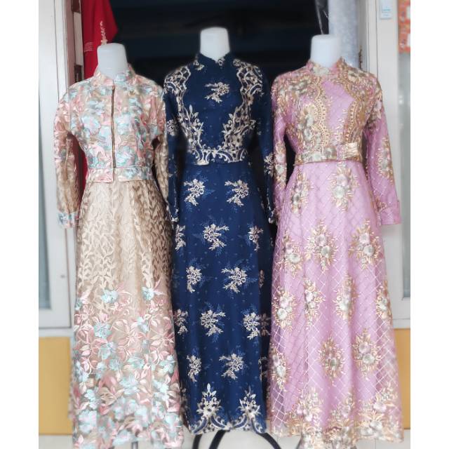 Dress brukat