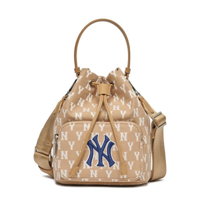 Сумка mlb monogram. Сумка ny. Mlb monogram. Сумка млб. Marc jacobs new york сумки.