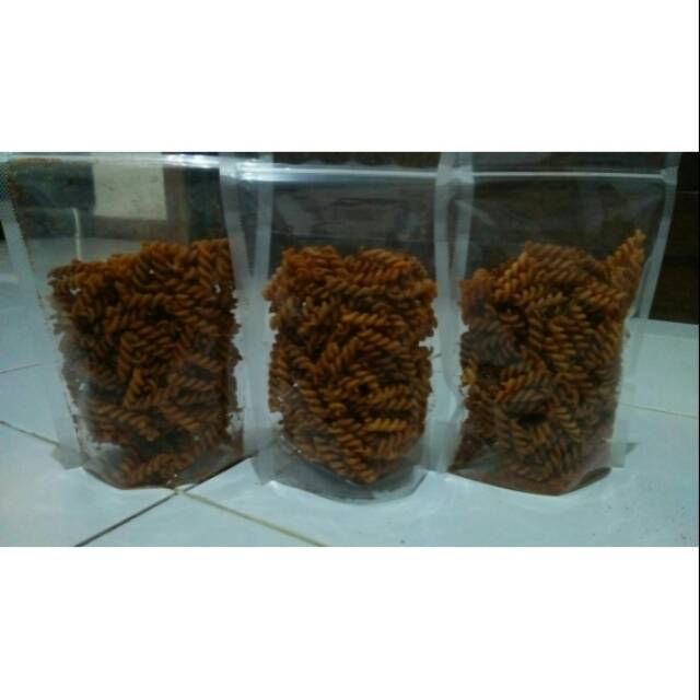 

Krupuk pedas untir