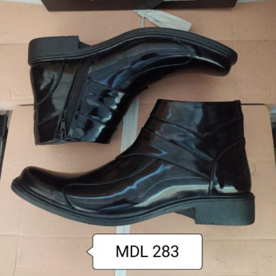 Sepatu kulit pria PDH boots Polri TNI security guard PNS sepatu kerja formal tampil lebih keren