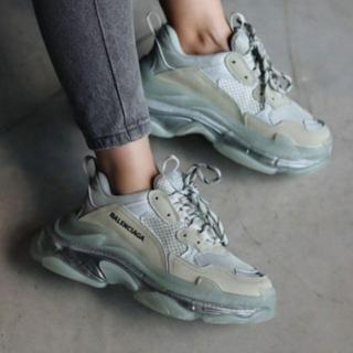 Thanh lí 150 dôi Balenciaga Triple S Shop Giay Facebook