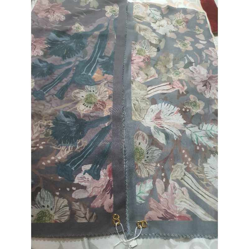 buttonscarves daisy series