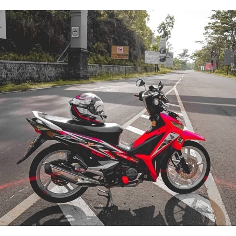 STRIPING STICKER SUPRA X 125 FI 2014 MERAH STICKER SUPRA X FI 2014 MERAH HITAM SUPRA X 125 FI WAVE F