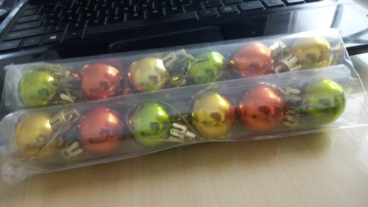 Bola-bola Natal Isi 12 | Aksesoris Pohon Natal | Hiasan Pohon Natal