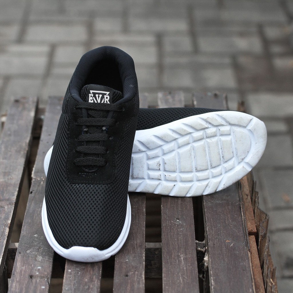 REV Terbaru Sepatu Sneakers Pria Everflow Shoes