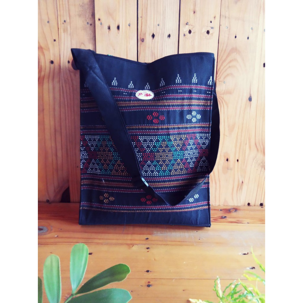 tas etnik cowok laptop dari ulos sadum print terlengkap