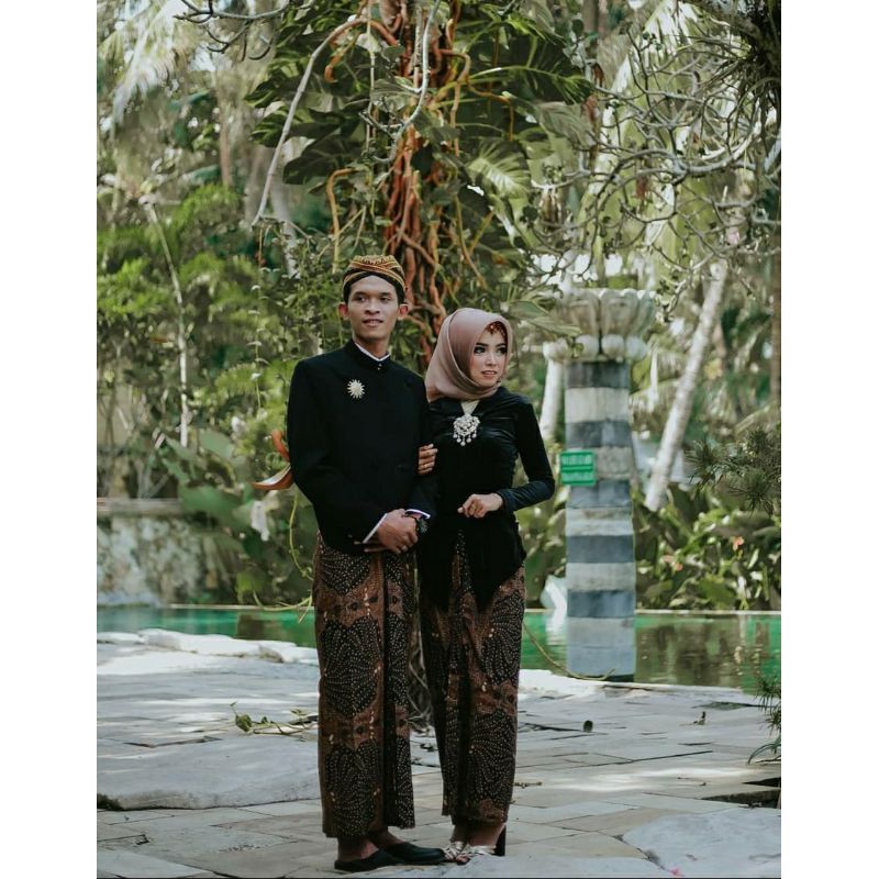 Baju Prewed / Baju Couple Beskap Kebaya Bludru / Baju Adat Jawa - SOLO (FREE AKSESORIS BESKAP)
