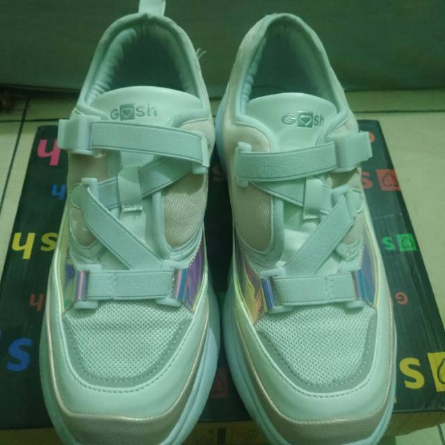 Sepatu gosh putih MURAH