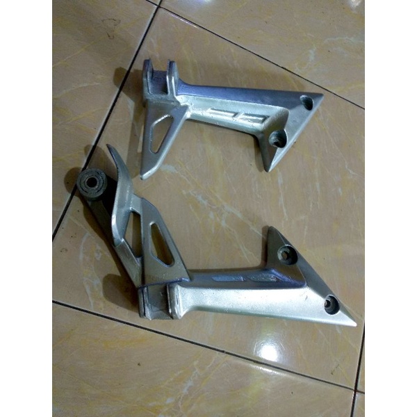 FOOT STEP BELAKANG YAMAHA MX LAMA ORIGINAL