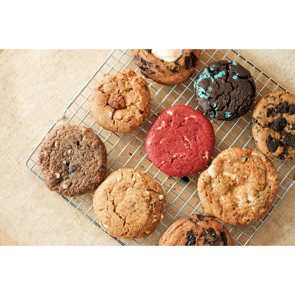 

Softbaked Cookies Lova Cookies Chewy & Crispy Cocok Makan Dengan Susu & Ice Cream