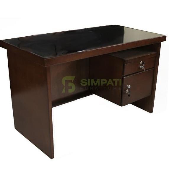 Meja tulis standard natural kaca 1/2 biro stock ada