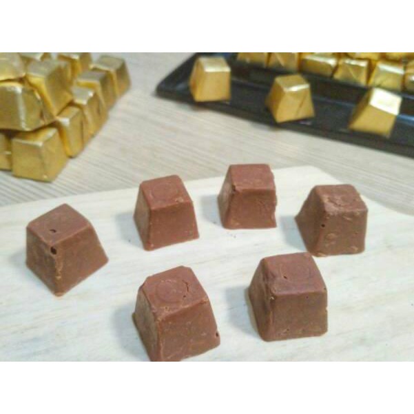 

Terbaru 5.5!! Coklat piramid mini 1kg