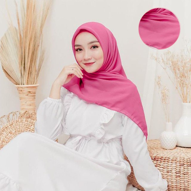 Hijab Segiempat Polycotton 115 x 115 Warna Part 1 Bella Square-FUSCHIA