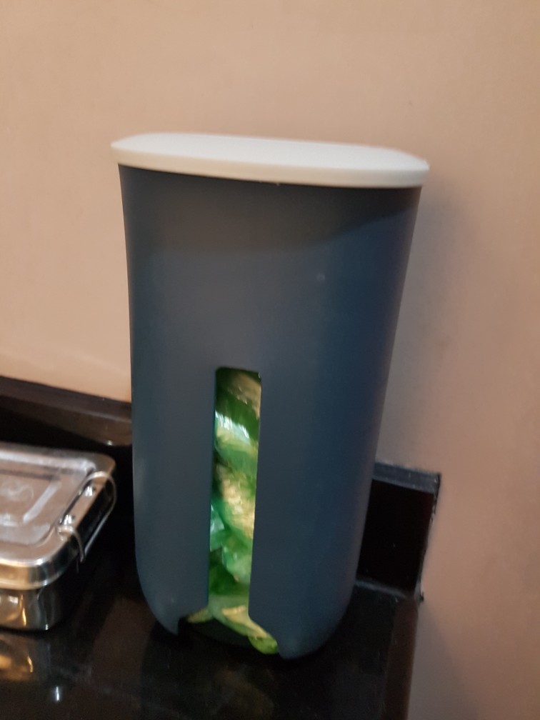 Dispenser Kantong Sampah Model Ditempel Pada Dinding, Bahan Plastik