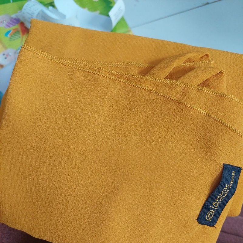 Khimar Instan Dua Layer Ceruty Jumbo Plus Cadar || Kerudung Segi Tiga Instan Syari || Hijab Instan Jumbo Syari-Mustard