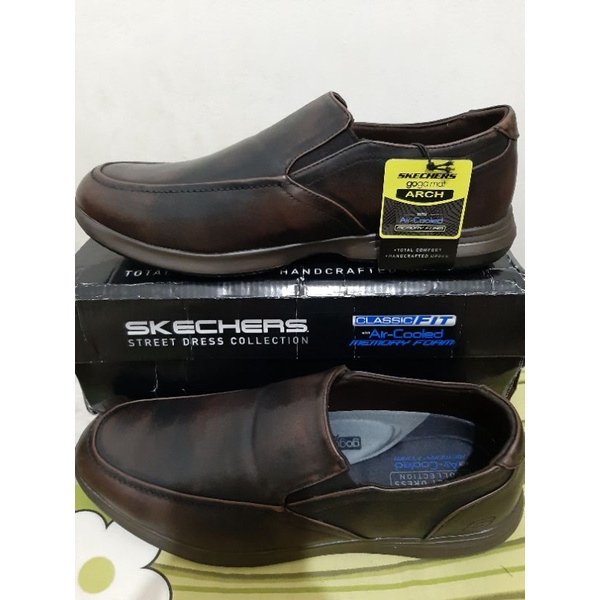 Sepatu Pria Sketcher size 45