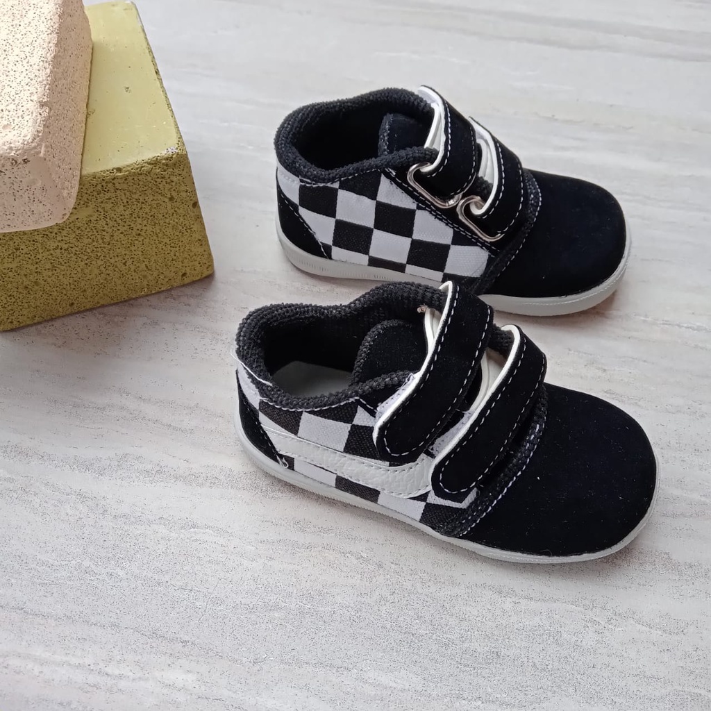 Sepatu anak laki laki motif catur vns sepatu anak sneaker murah dan terbaru