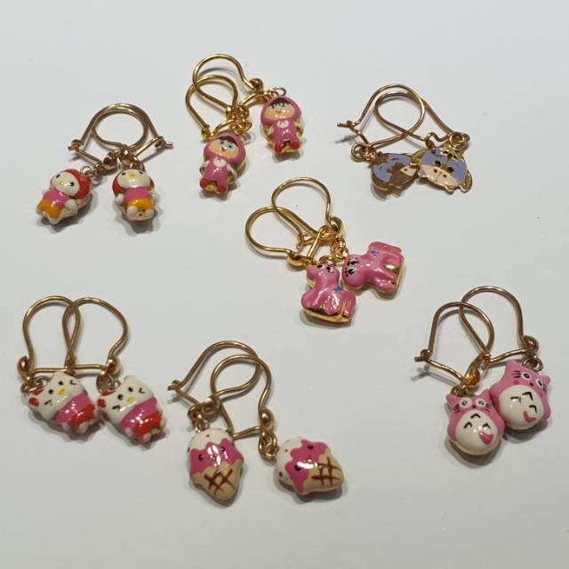 Anting emas untuk anak anak karakter lucu