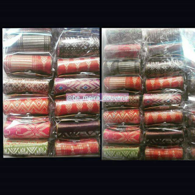 

souvenir Tempat lipstik songket