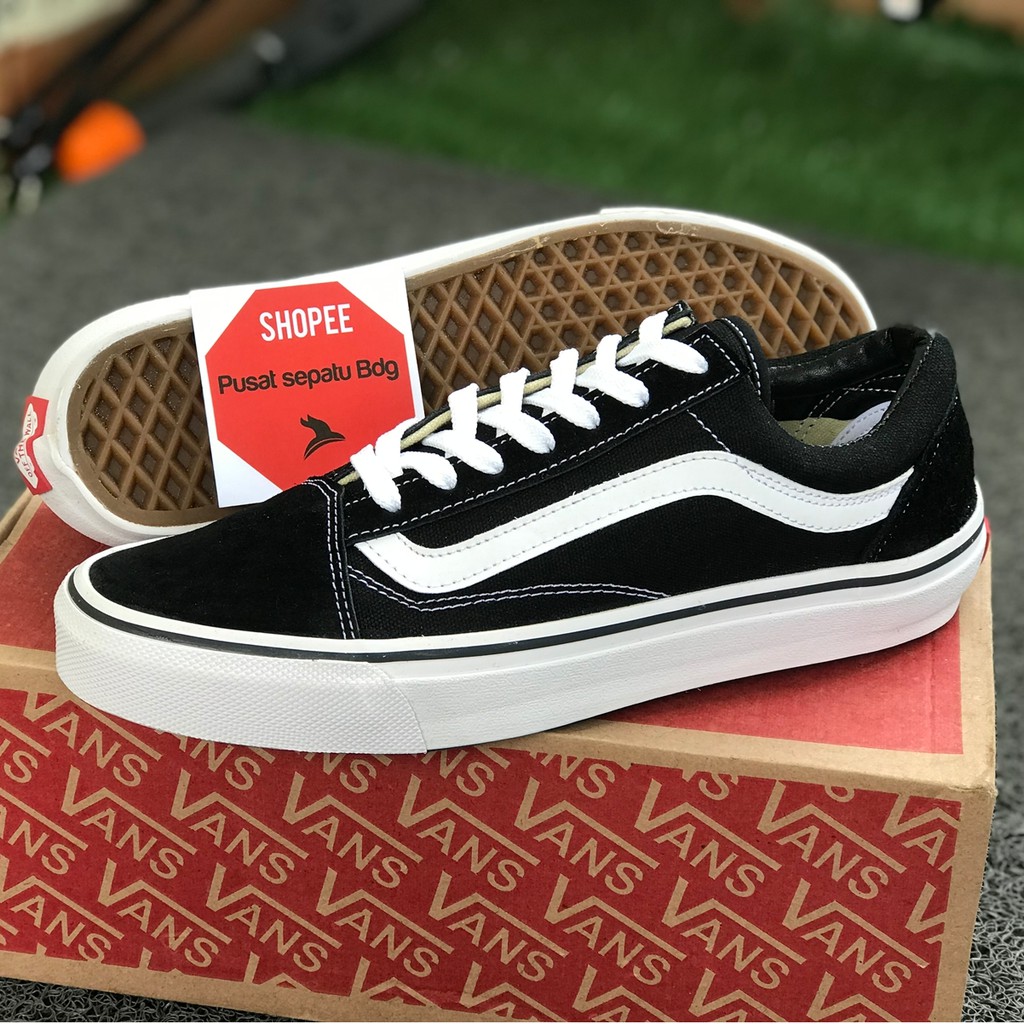 VANS OLD SKOOL CLASSIC BLACK WHITE SNEAKERS PRIA