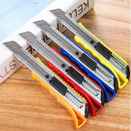 

Flash Sale Cutter Kecil Pisau Utilitas Snap-Off Knife Pisau Seni Kerajinan Tangan ><