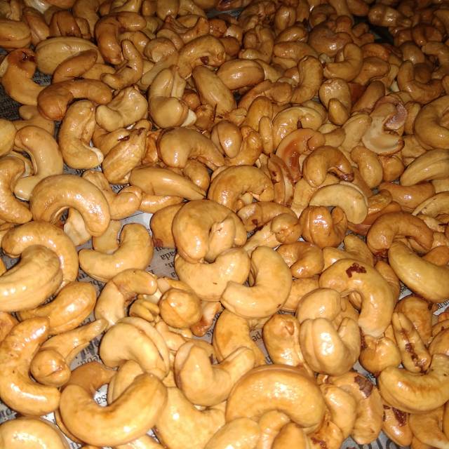 

Kacang mete goreng