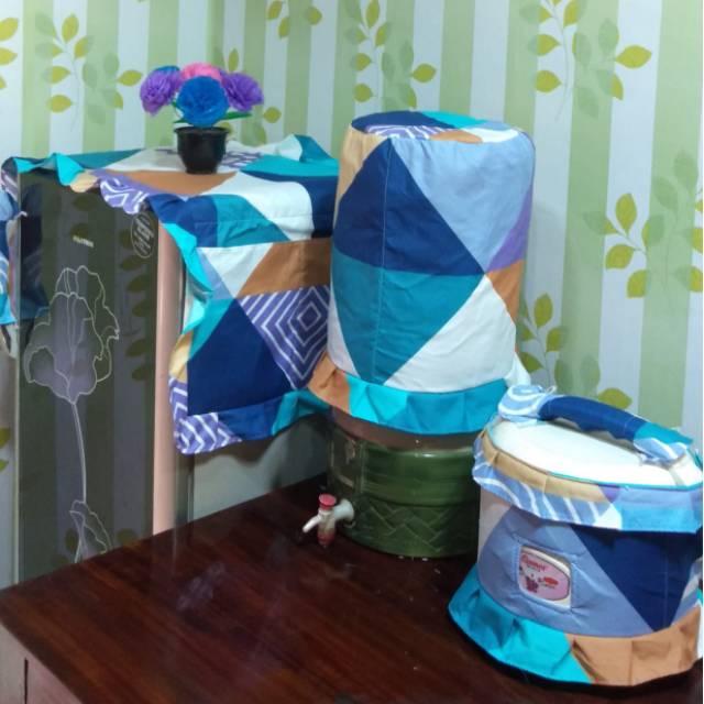 Sarung GKM motif dewasa