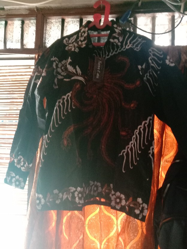 Gurdo Pari Kemeja Batik Pria Reguler Fit Lengan Panjang Modern Ori Dasar Hitam